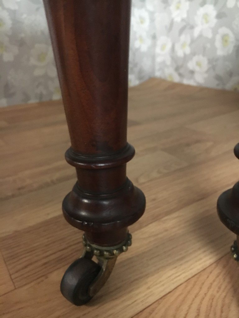 Victorian Balloon Back Leg